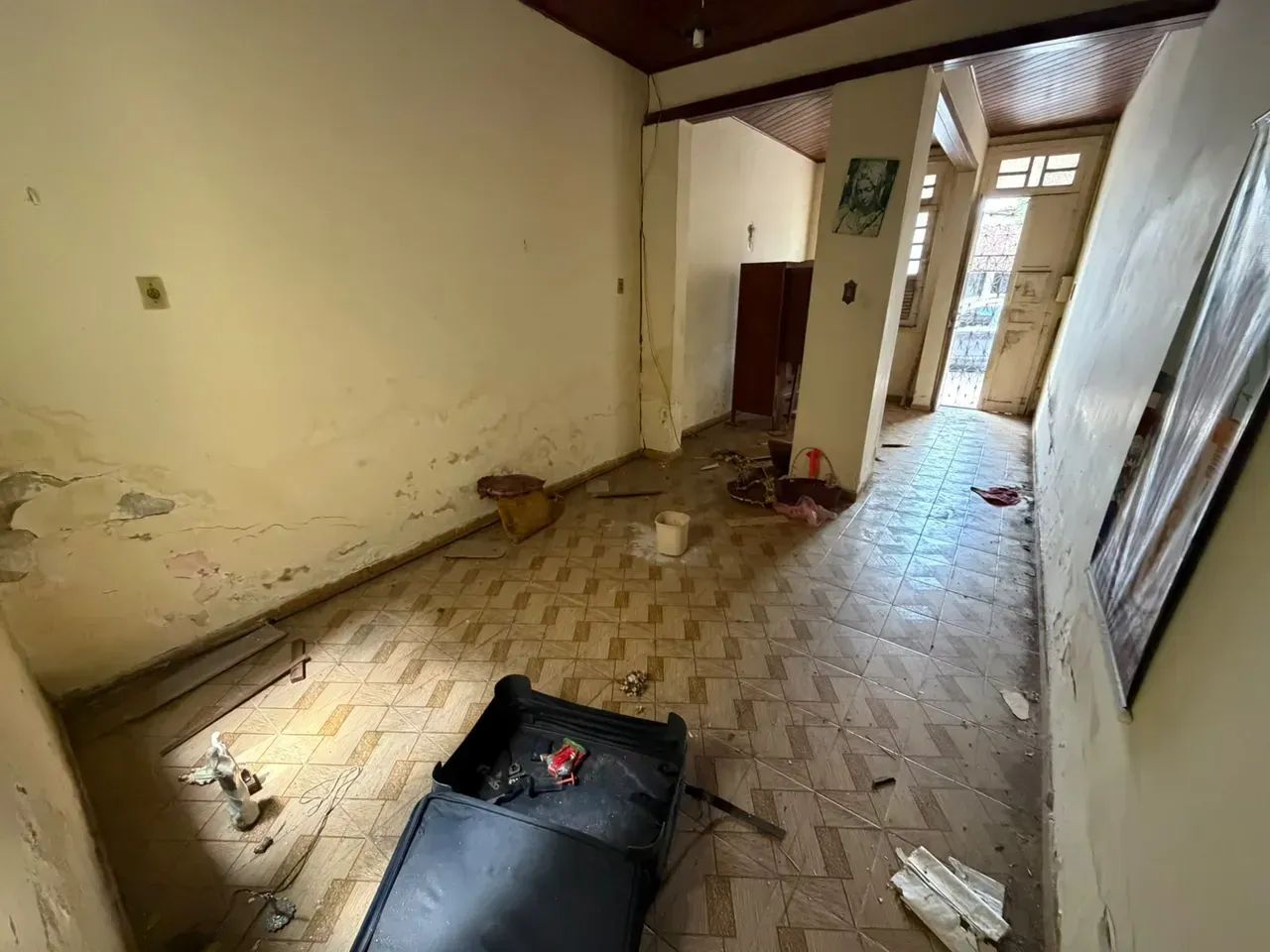Casa térrea com 350 m² com sala, 2/4 e quintal em Fátima - Belém - PA - Foto 4