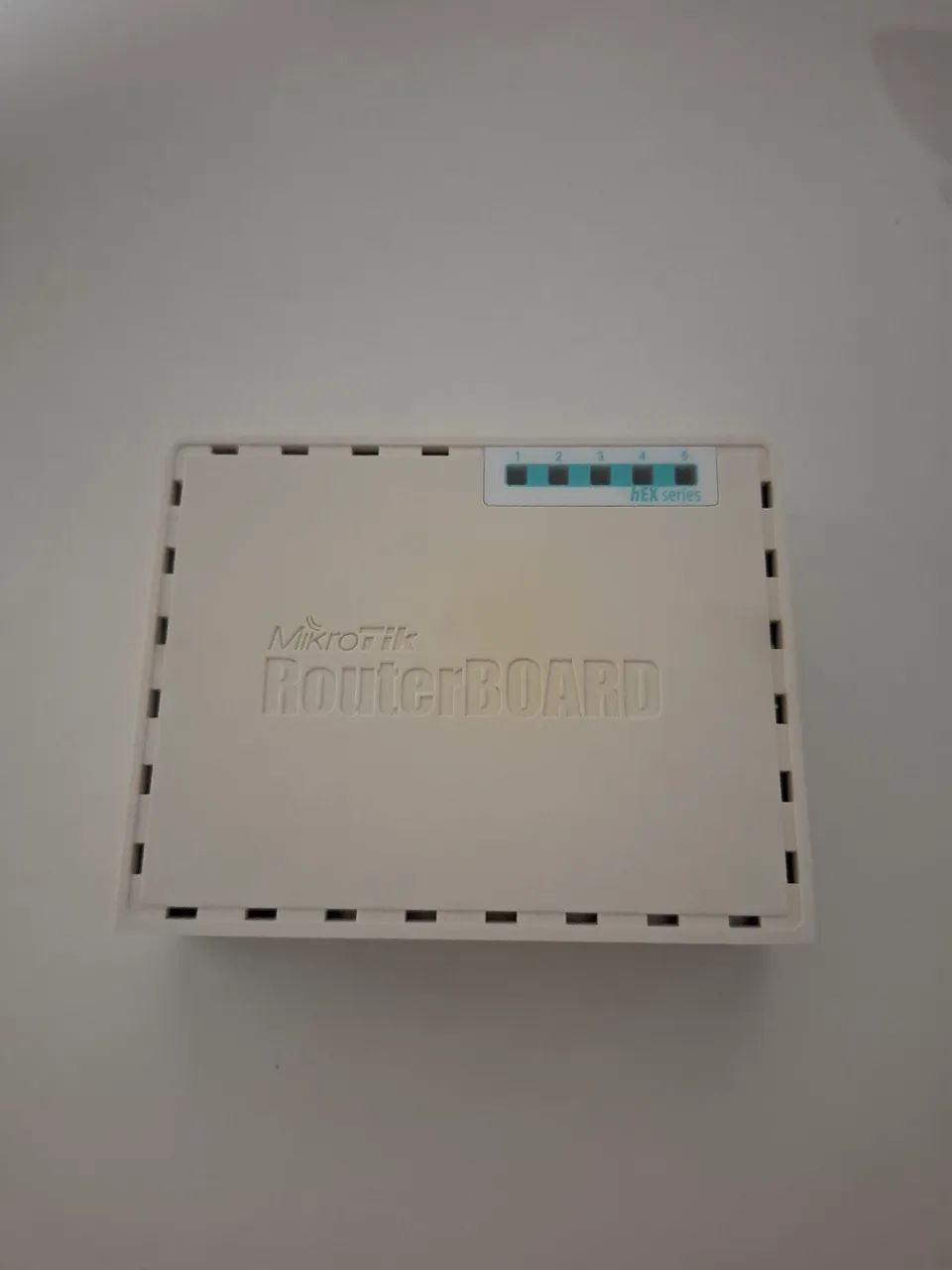 Mikrotik RB750Gr3 COM FONTE