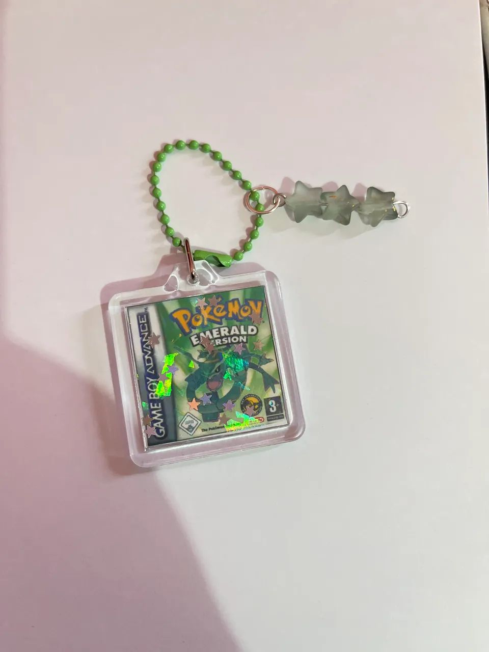Pokemon emerald - Chaveiro artesanal holográfico 