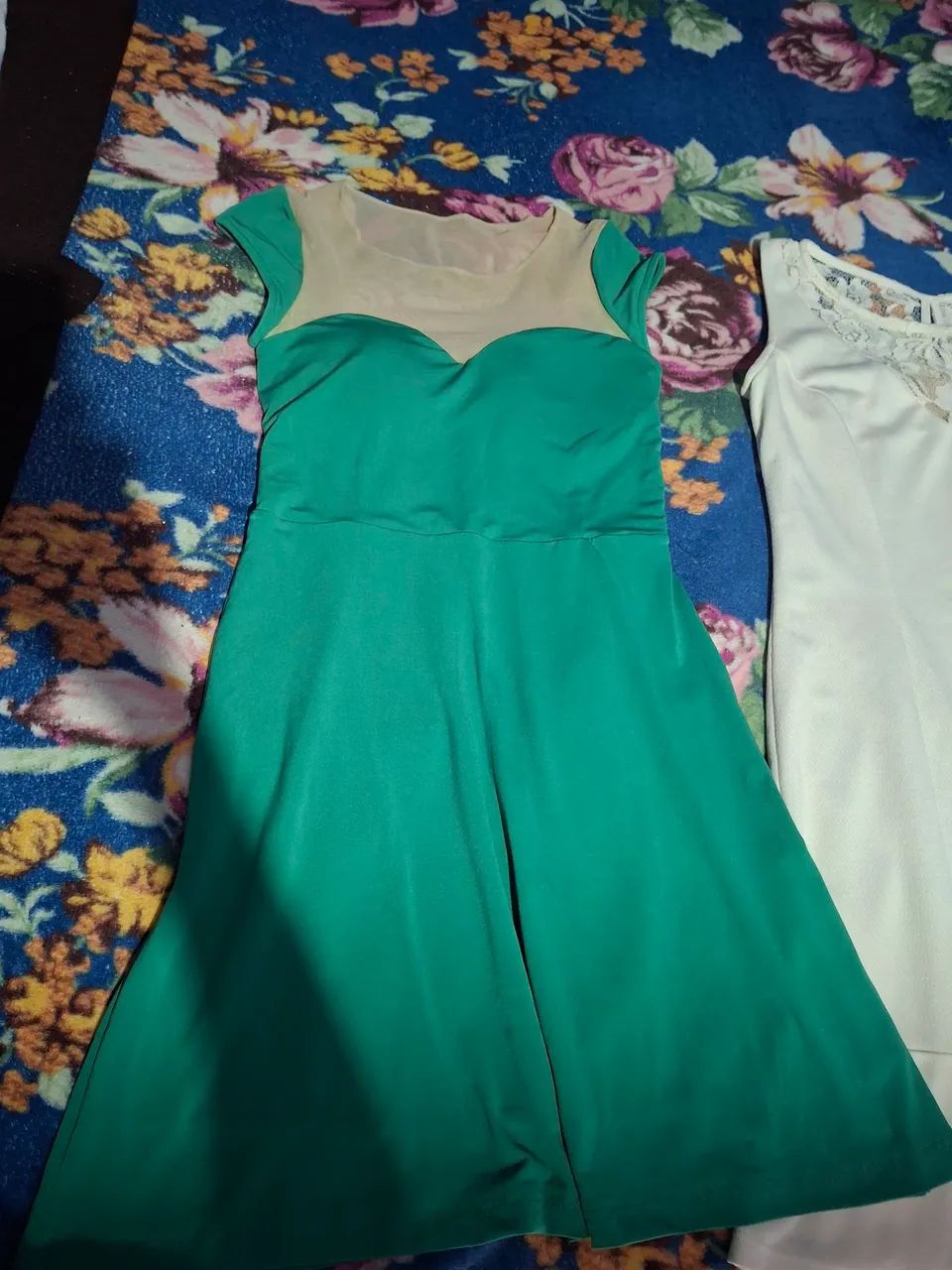 Vendo todos os vestidos por 100 reais. *  - Foto 4