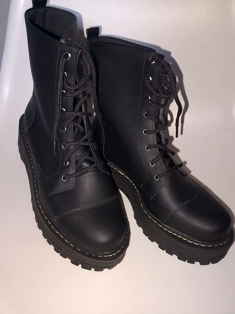 Bota coturno novo