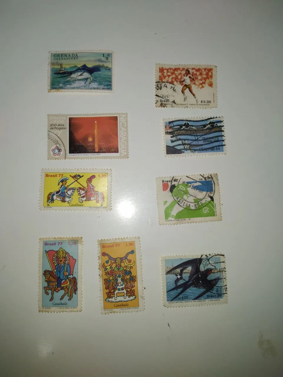 200 selos antigos  - Foto 2