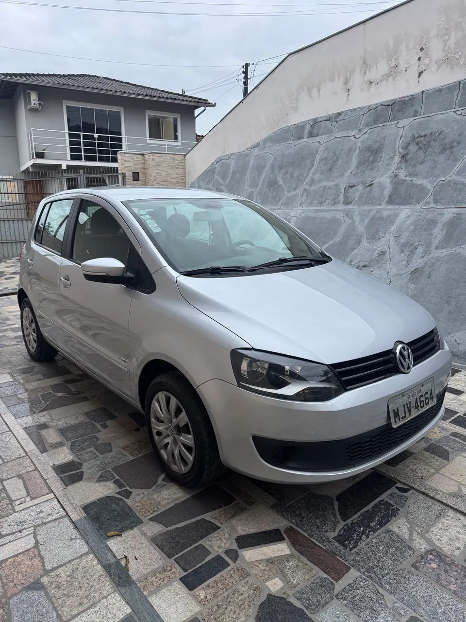 Volkswagen Fox 1.0 MI Total Flex 8V 5P 2013 - Foto 4