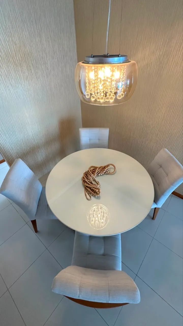 Mesa de 4 cadeiras em ótimo estado - Foto 5