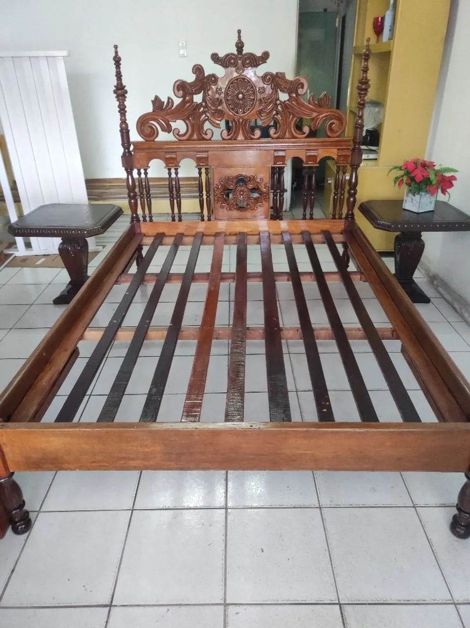 CAMA CASAL ENTALHADA COM 2 MESAS LATERAL  - Foto 3