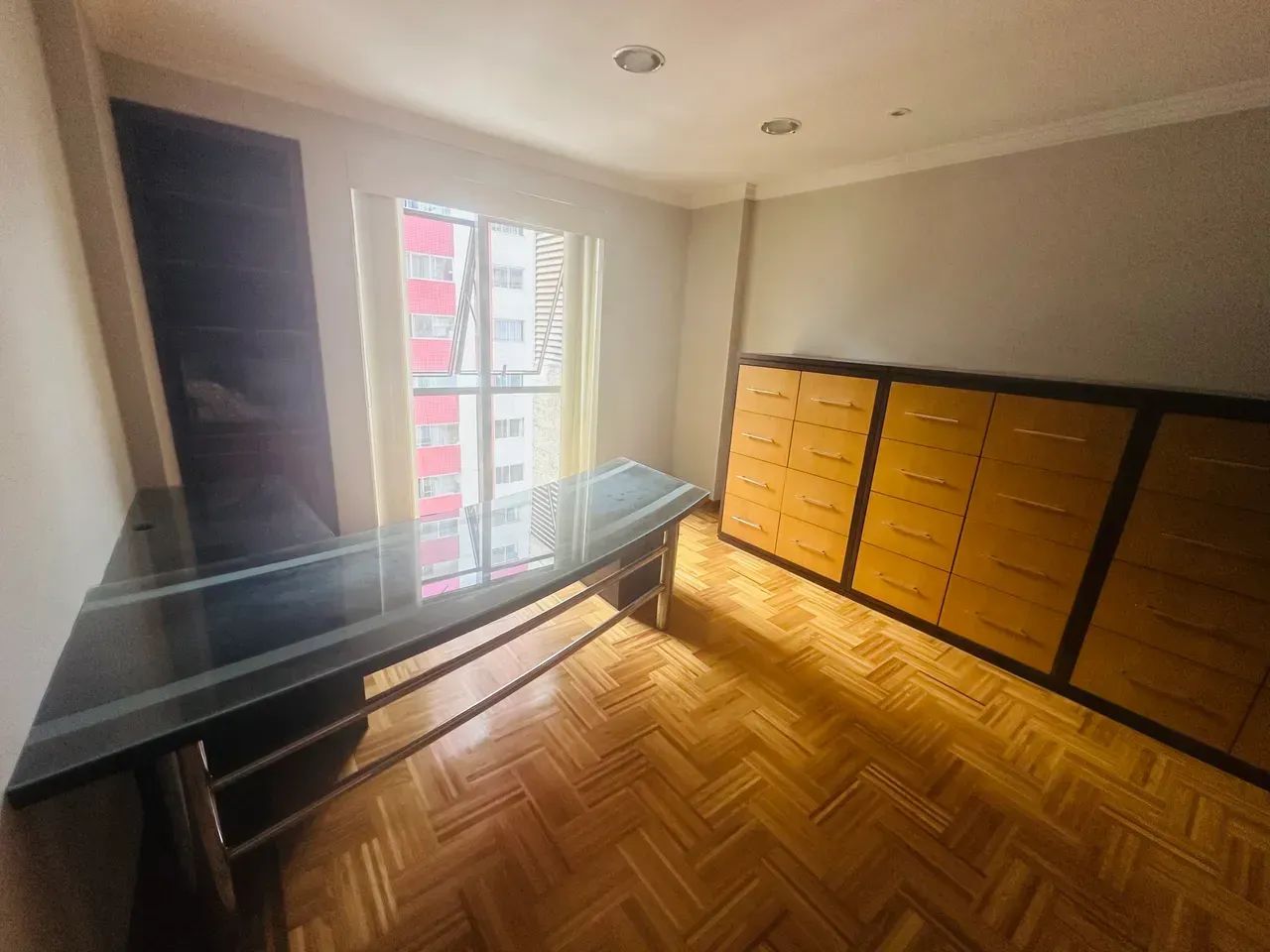 Sala comercial com móveis em localização central, Curitiba-PR - Foto 4