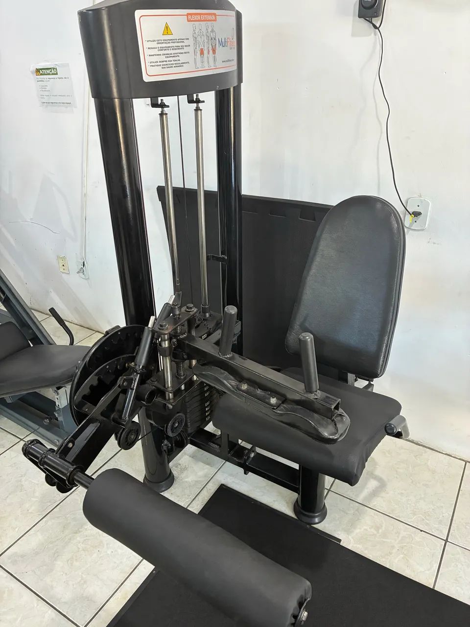 Máquina de academia flexora extensora  - Foto 3