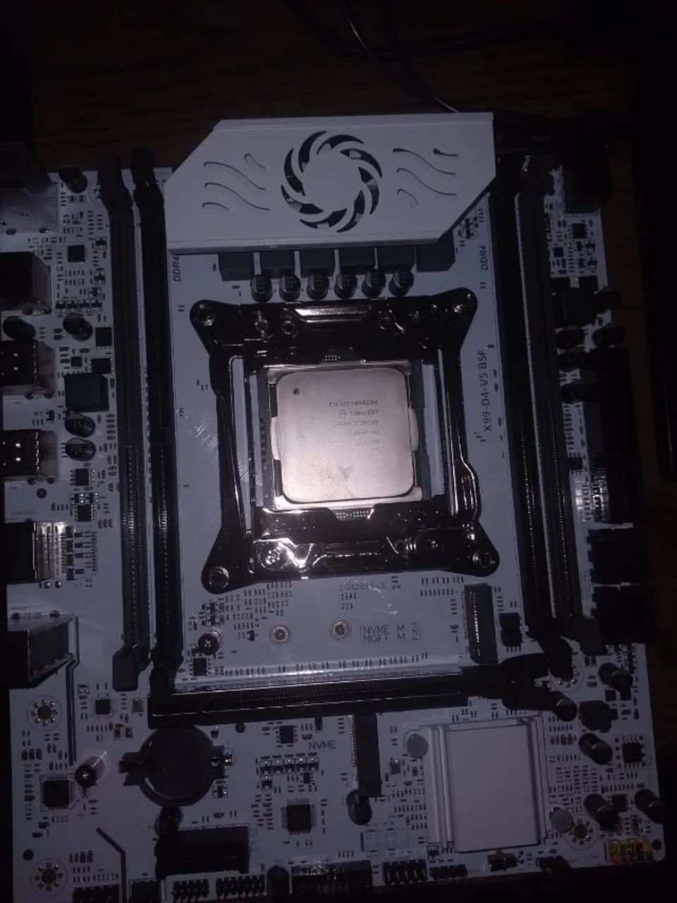 Placa mãe X99 + Xeon E5 2697A V4 16/32