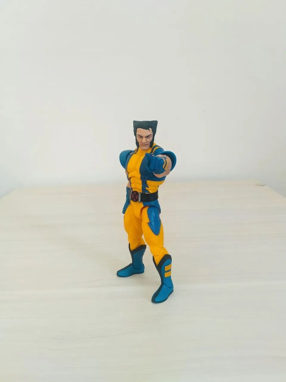 Marvel Legends - Wolverine Astonishing  - Foto 3