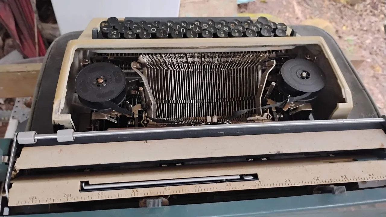 Máquina de escrever  - Foto 4