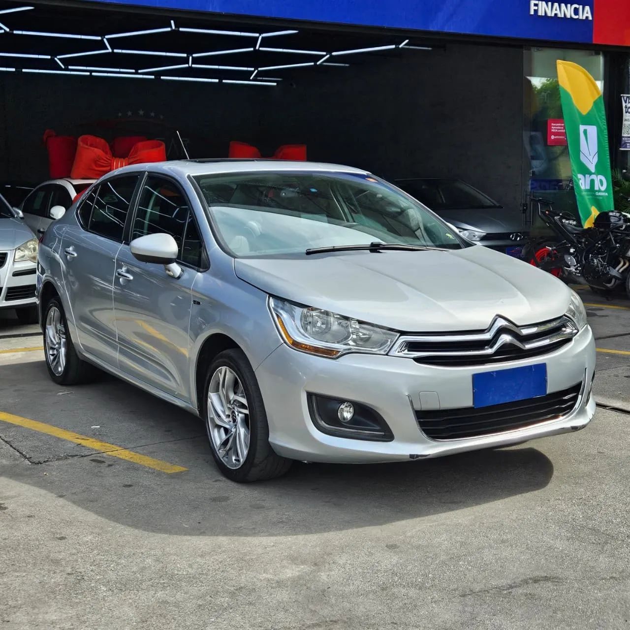 Citroën C4 Lounge Exclusive 1.6 Turbo Flex Aut., foto 3 de 20