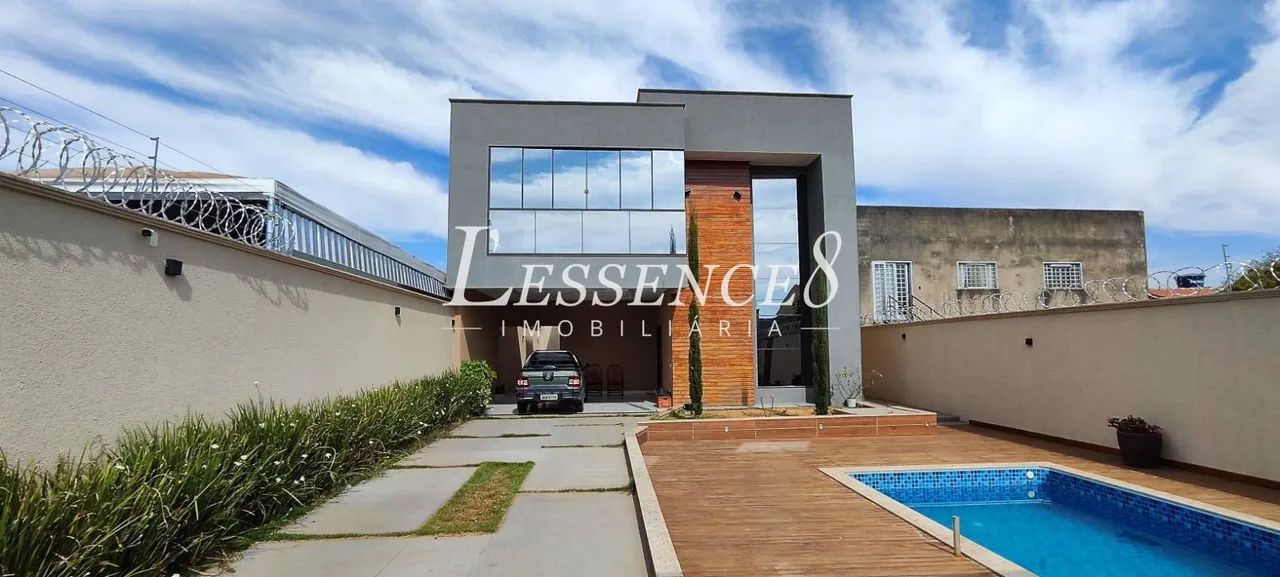 Sobrado 274m² com 4 Quartos |Parque das Amendoeiras | Oportunidade!