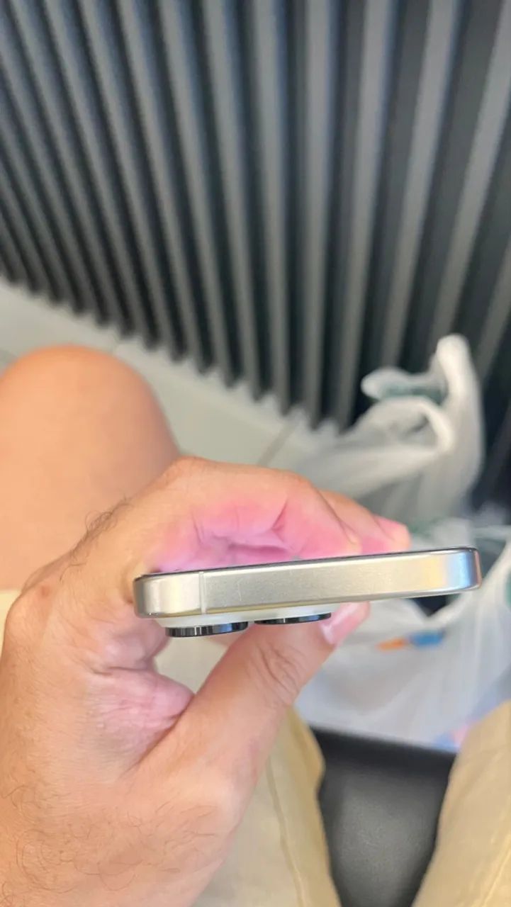 iPhone 15 Pro - 128GB - Foto 2