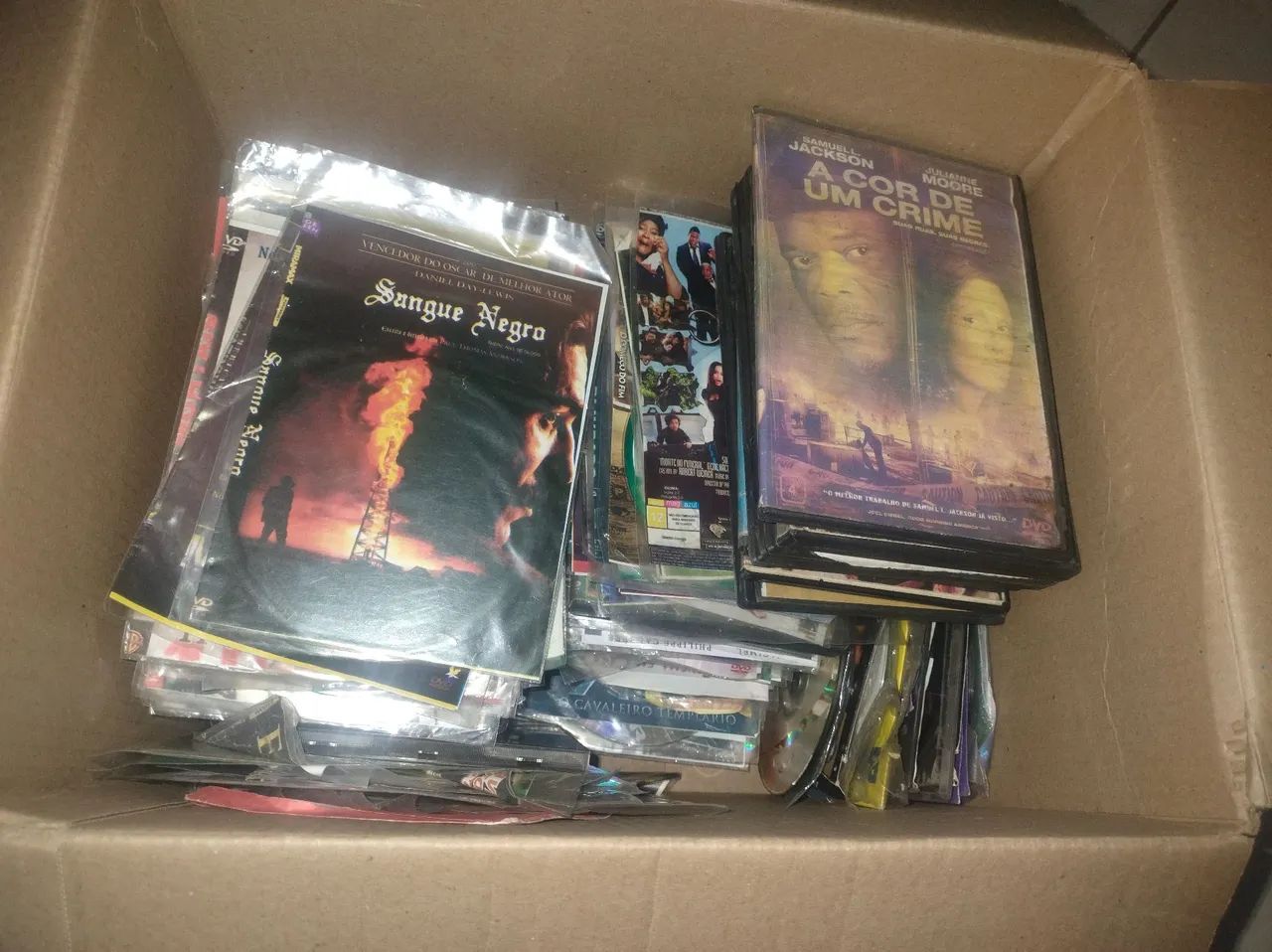 Aparelho DVD. Com mais de 200 filmes - Foto 3