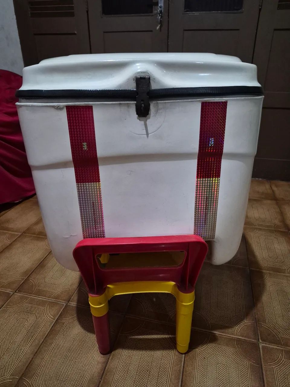 Baú com suporte para moto