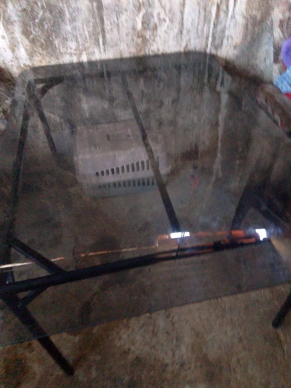Mesa de vidro 466451154275543040
