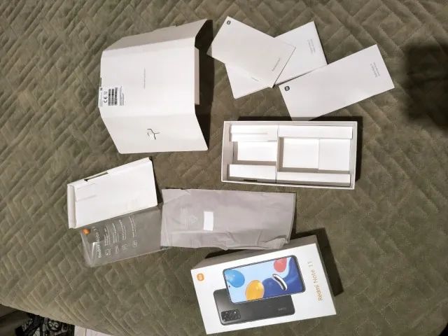 Caixa de celular completa vazia xiaomi redmi note 10 e 11 com capinhas de brinde - Foto 2