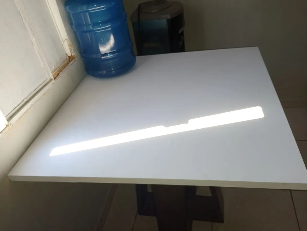 Mesa sem cadeiras - Foto 4