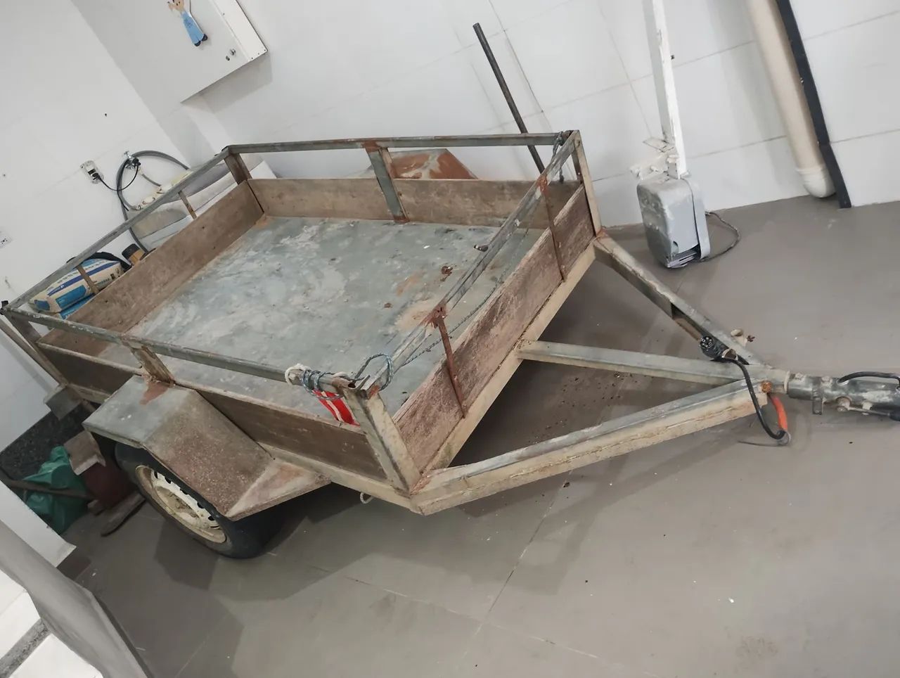 Vendo carretinha/reboque usado 
