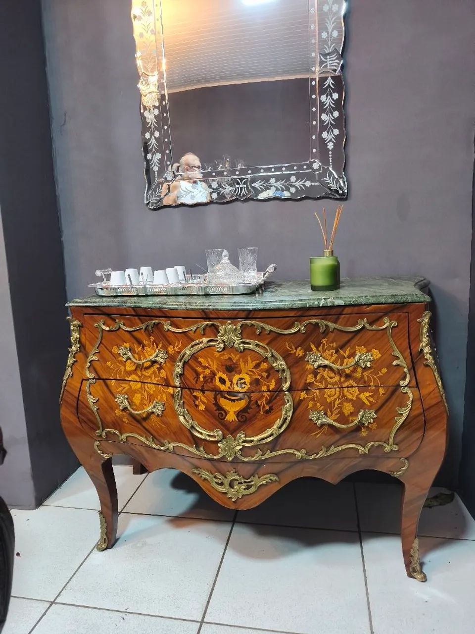 Bombê Clássica e Atemporal, ideal para ambientes clássicos e sofisticado para a decoração. - Foto 4