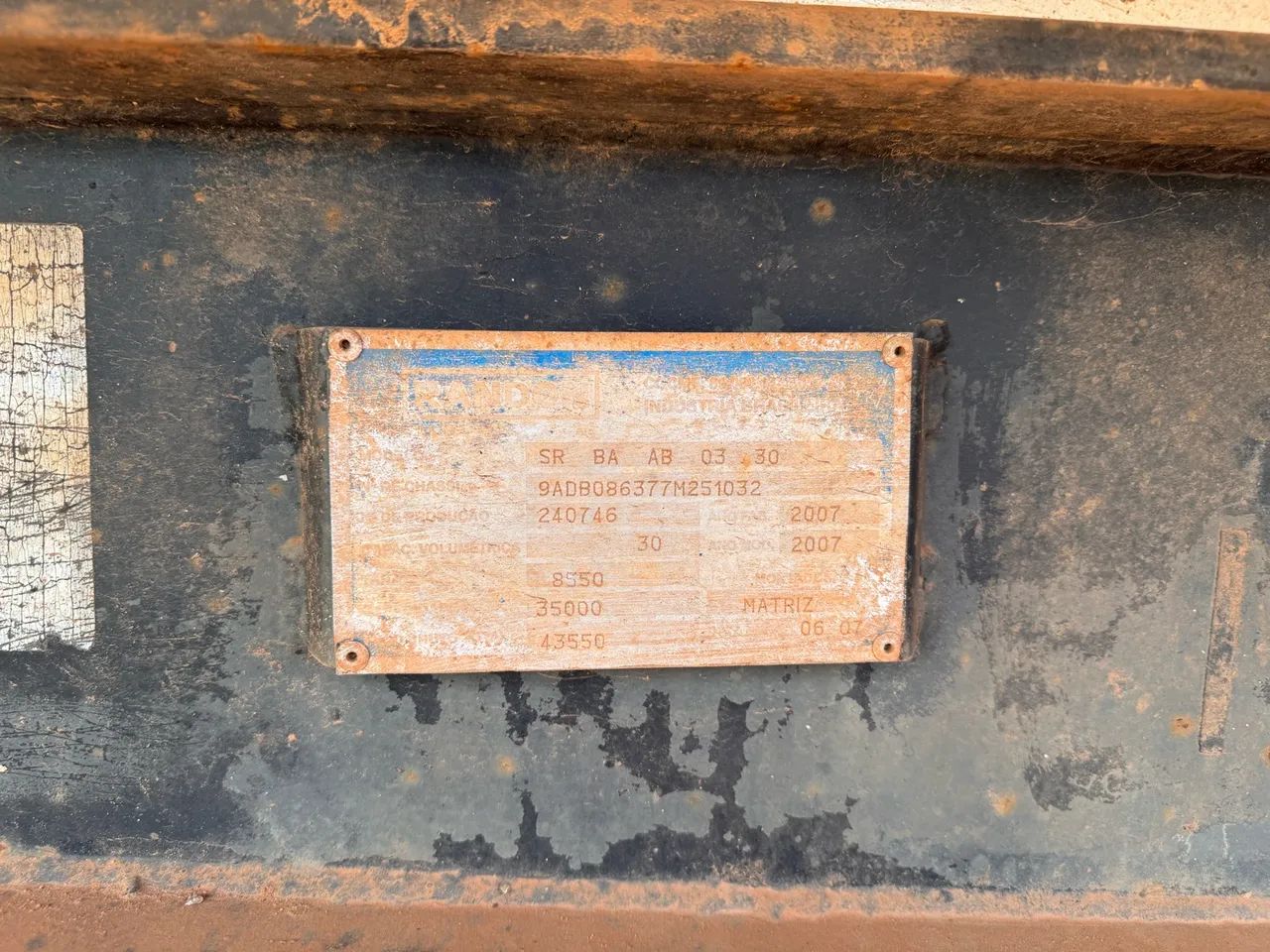 Carreta Caçamba Randon 30m com pneus - Foto 4