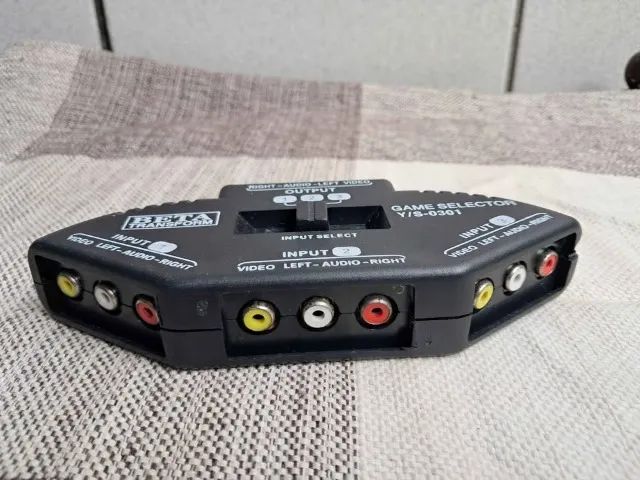 Chaveador Beta Teansform AV/RCA seletor 3 entradas e 1 saida p TV, DVD, ps2 , ps3