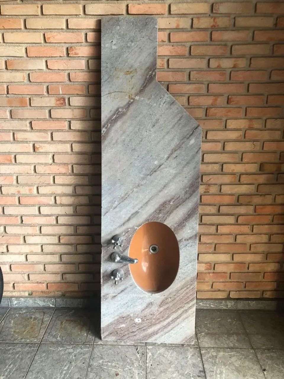 Pia de banheiro com bancada 