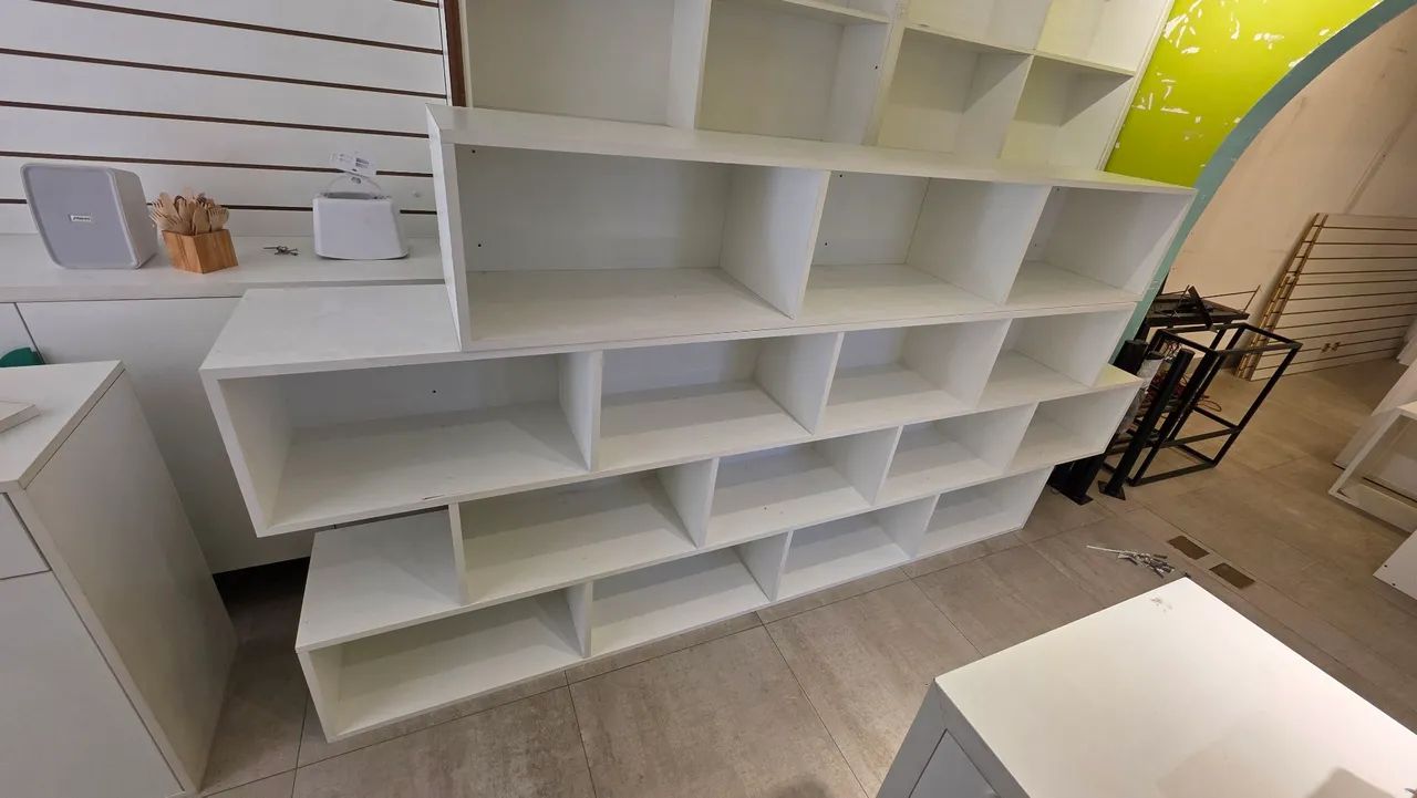 Balcao/estante/expositor/colmeias mdf - Foto 2