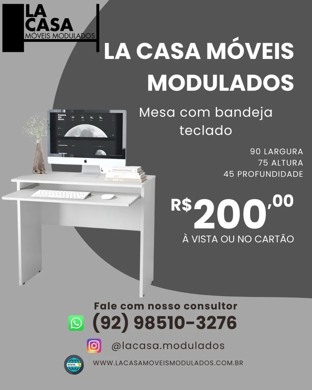 Mesa com bandeja para teclado
