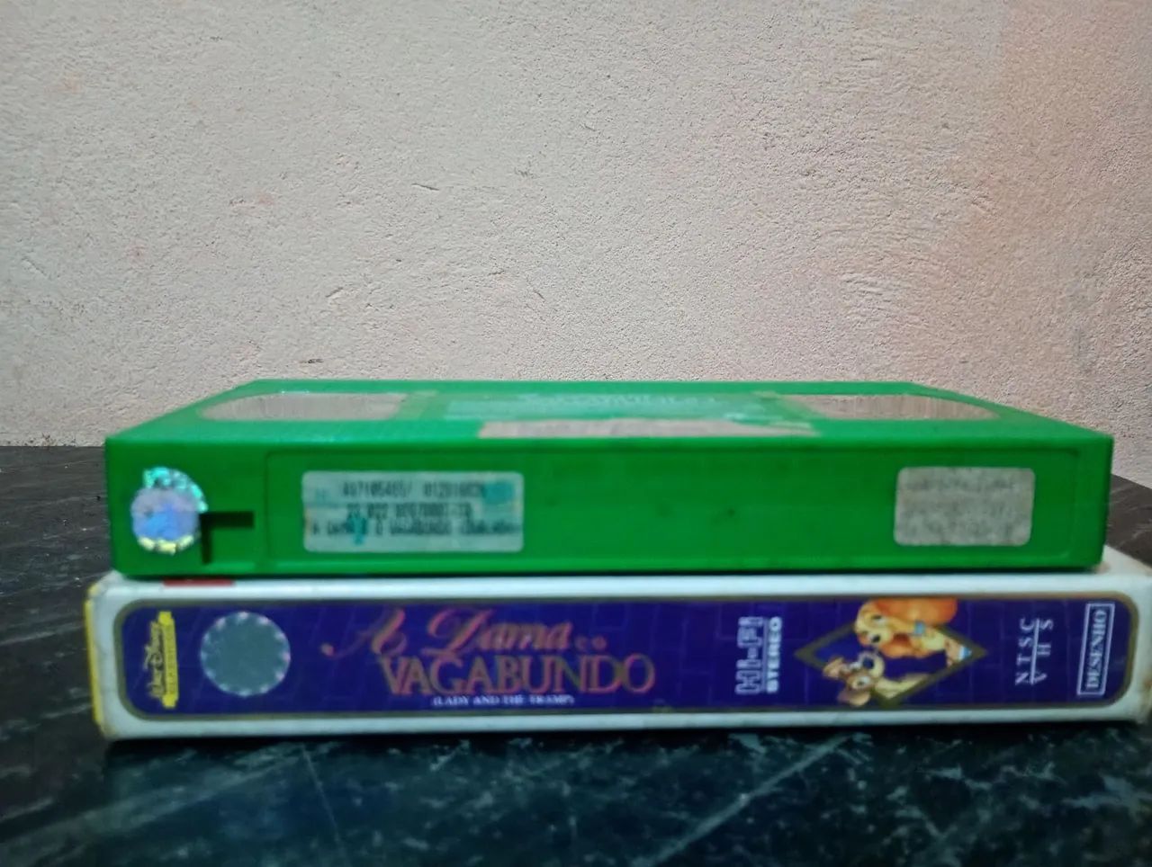 VHS CLÁSSICO DISNEY A DAMA E O VAGABUNDO (FITA VERDE) DUBLADOS  - Foto 2