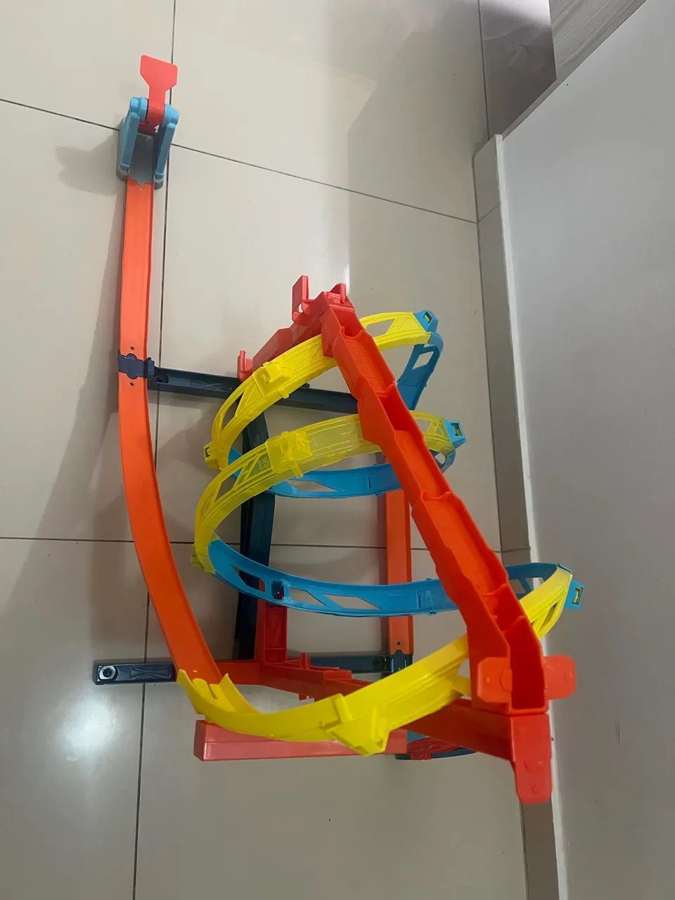 Hot Wheels Track Builder Unlimited Corkscrew Twist Kit . - Foto 5