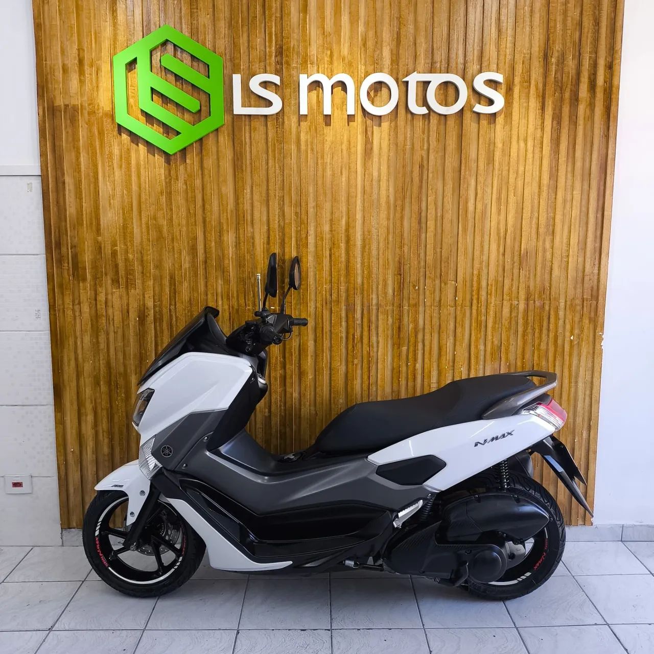 NMAX 160 ABS 2018 - Foto 2