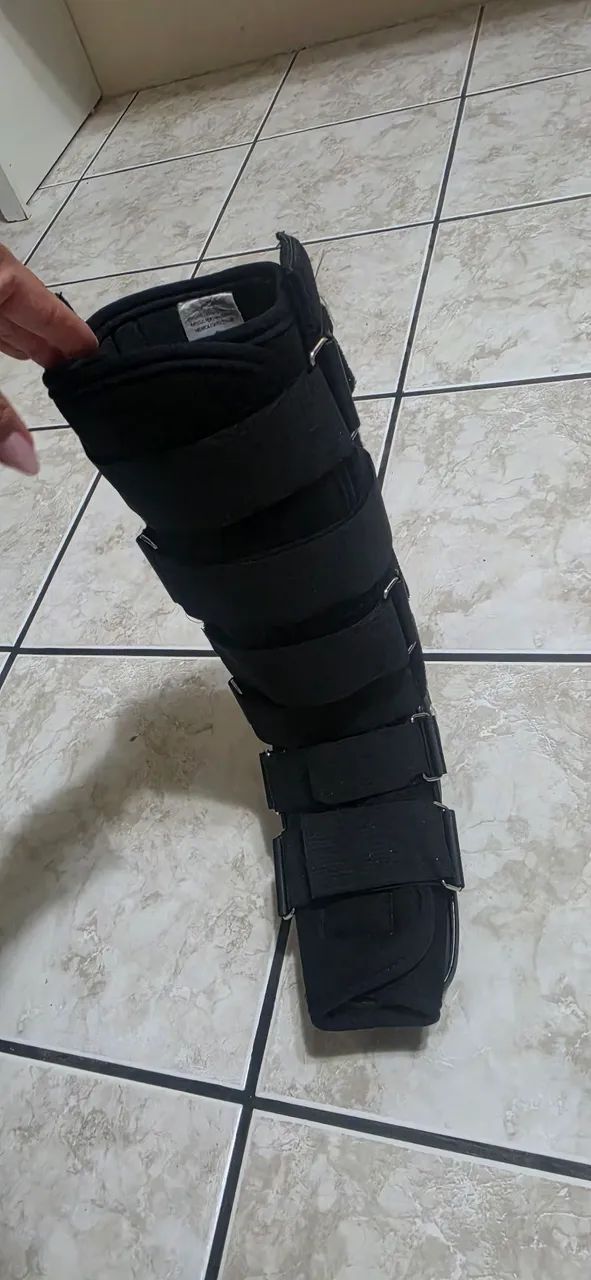Kit Bota Ortopédica Hidrolight Longa (33 ao 37) + 1 Muleta - Ótimo Estado! - Foto 5