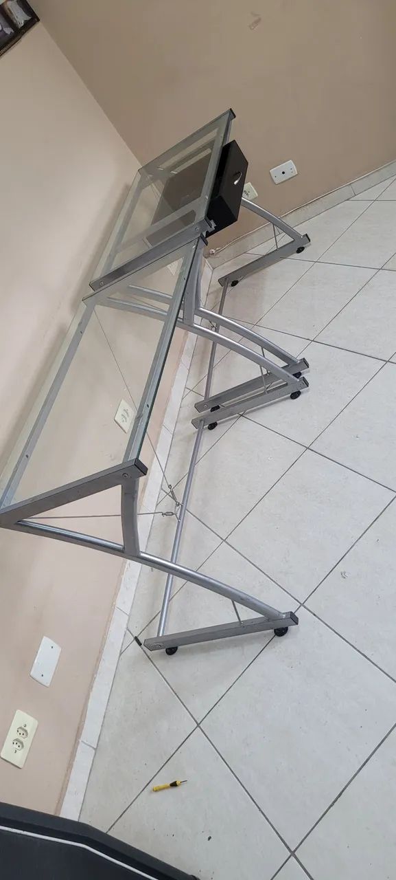 2 Mesas  tampo de vidro