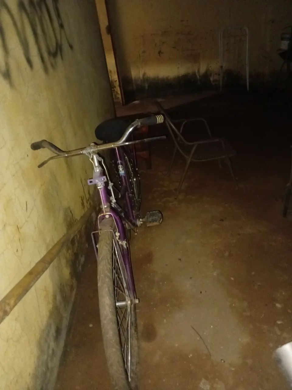  bicicleta semi nova aro 26 roxa - Foto 2