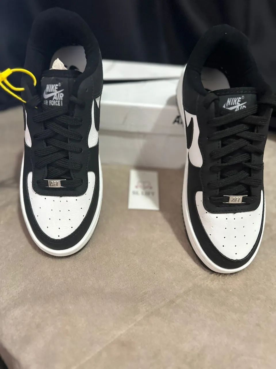 Vendo Tênis Air Force Branco com Preto  - Foto 5