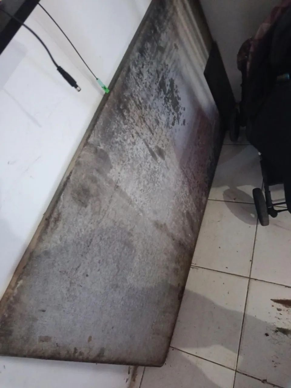 Tampo de mês em granito 6 lugares 