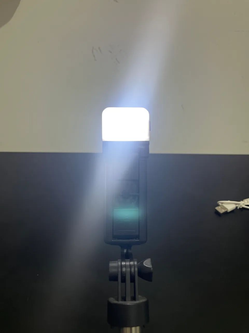 Bastão Tripé Pau de Selfie - COM LANTERNA - Foto 2
