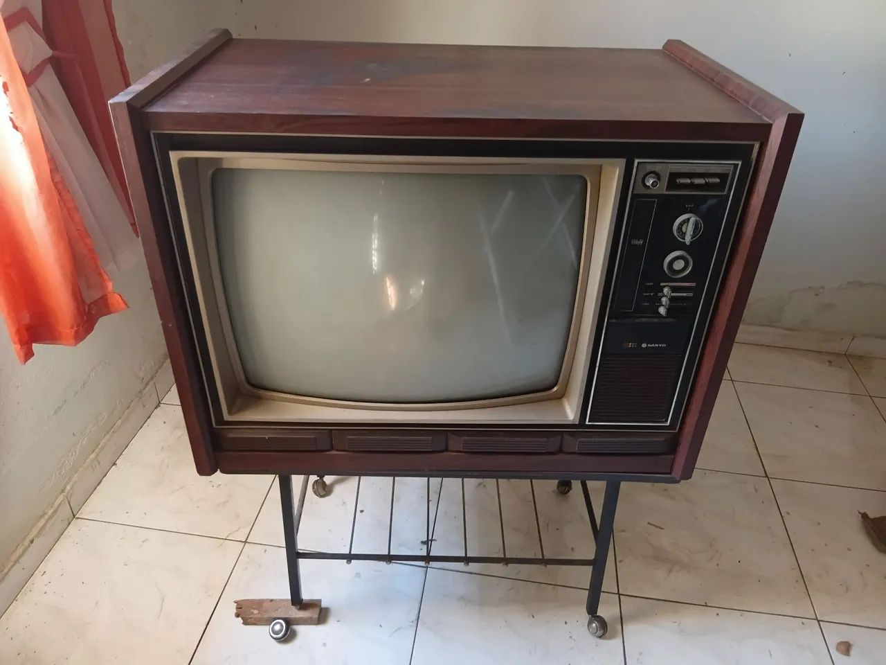 Tv Sanyo color 26 polegadas ano 1973