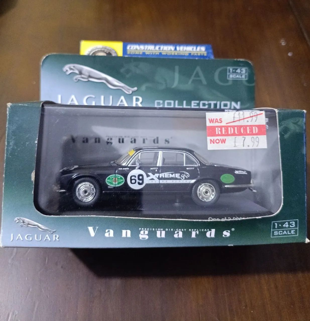 Miniatura Jaguar XJ6 racing(Lledo) 1:43