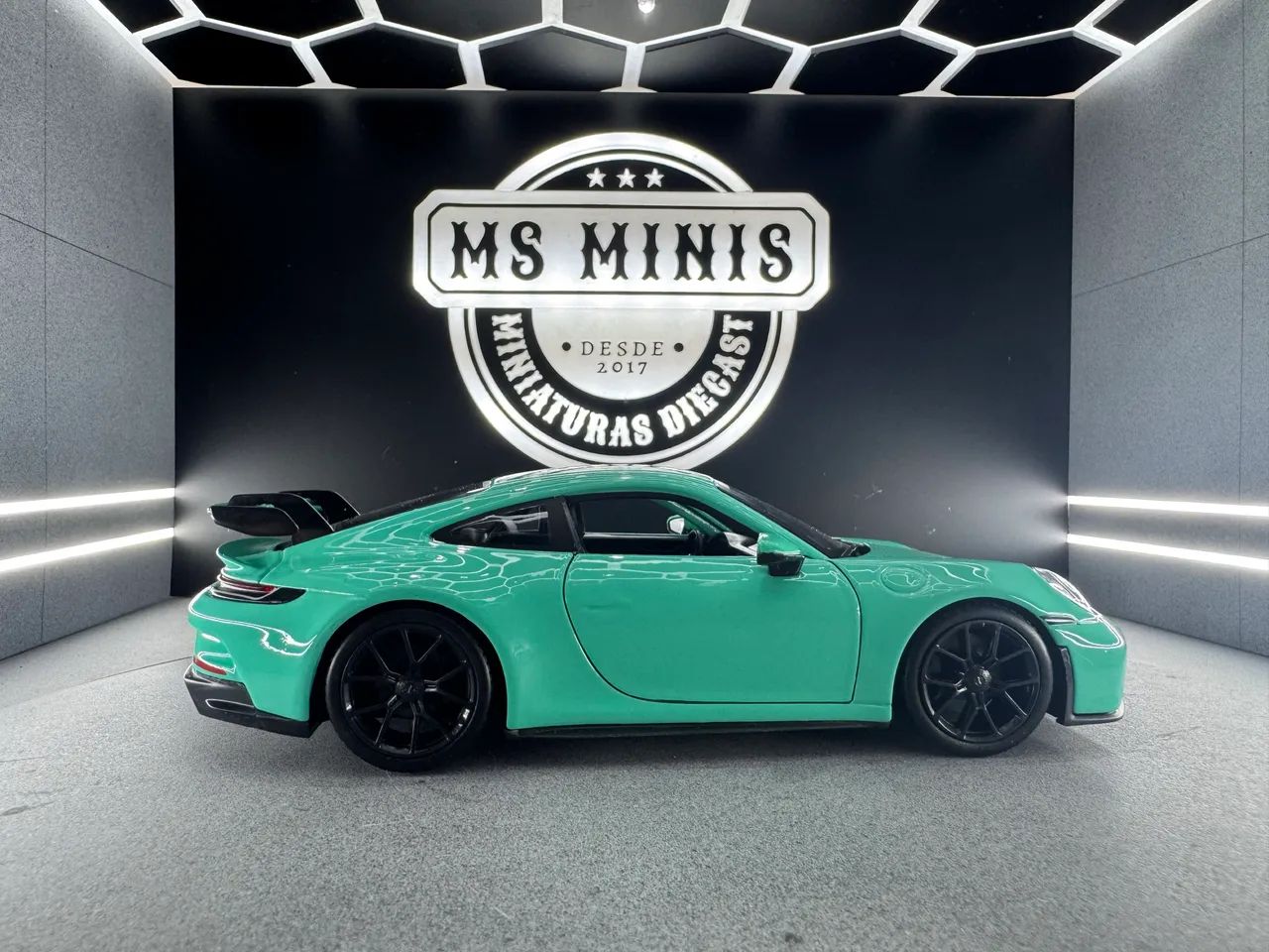 Miniatura Burago - Porsche 911 GT3 Verde escala 1/24 Novo Lacrado - Foto 5