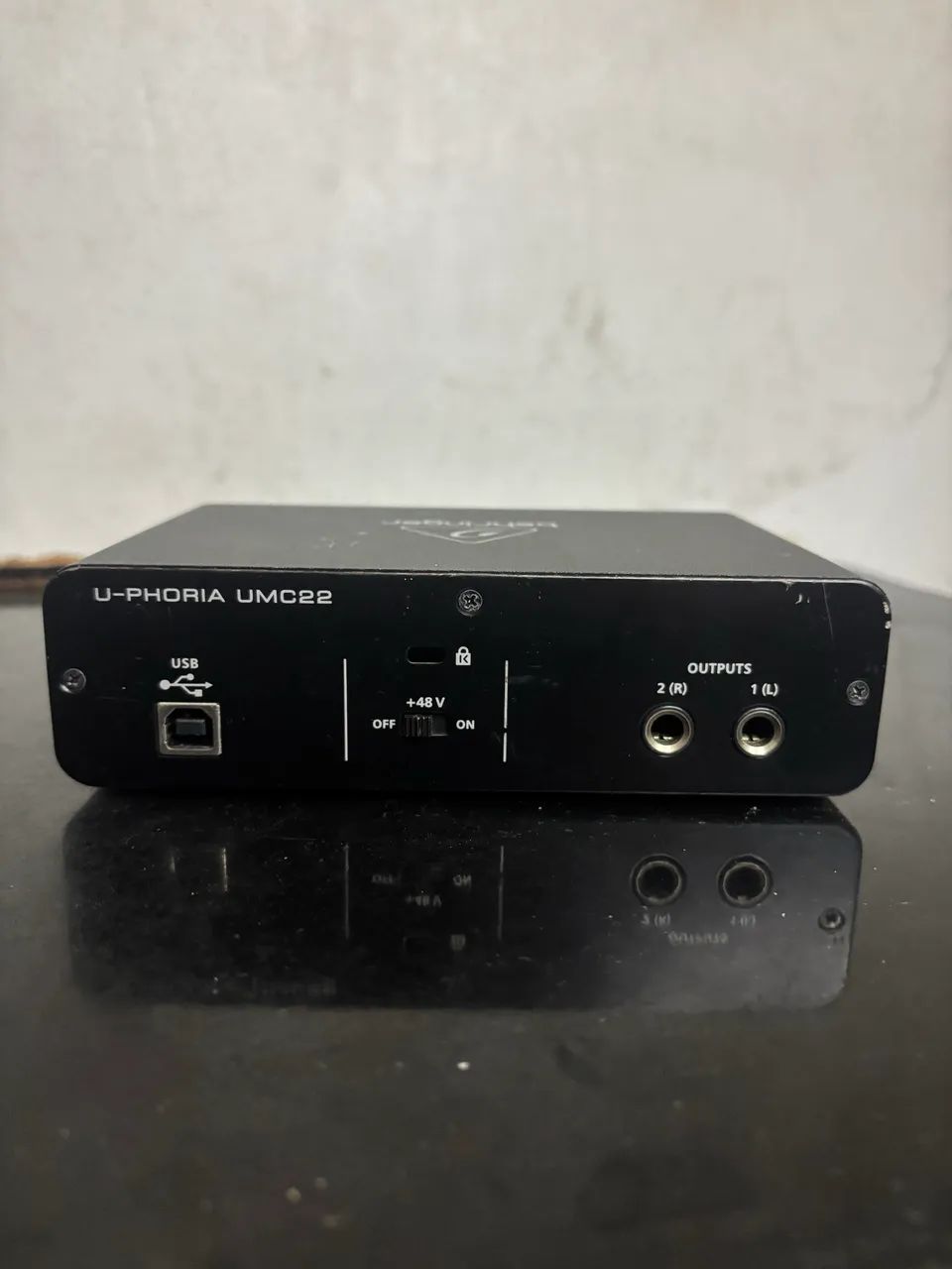 Interface de áudio Behringer U-phoria UMC22 - Foto 4