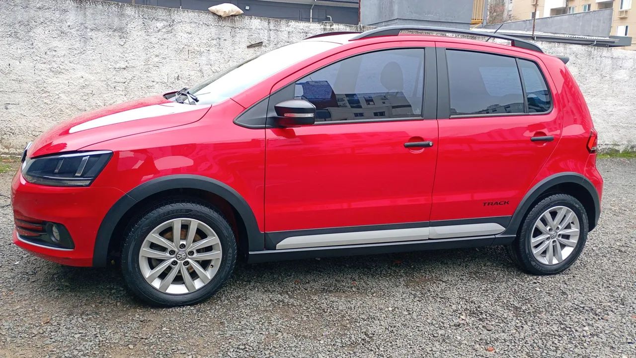 Volkswagen Fox Track 1.0 Flex 12V 5P 2017 - Foto 2