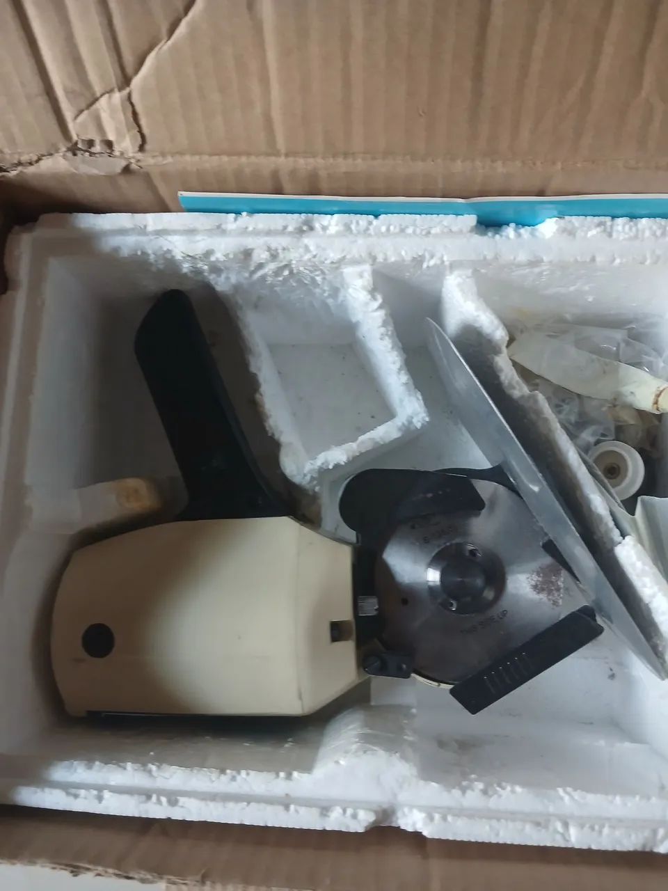 Máquina de cortar tecido 