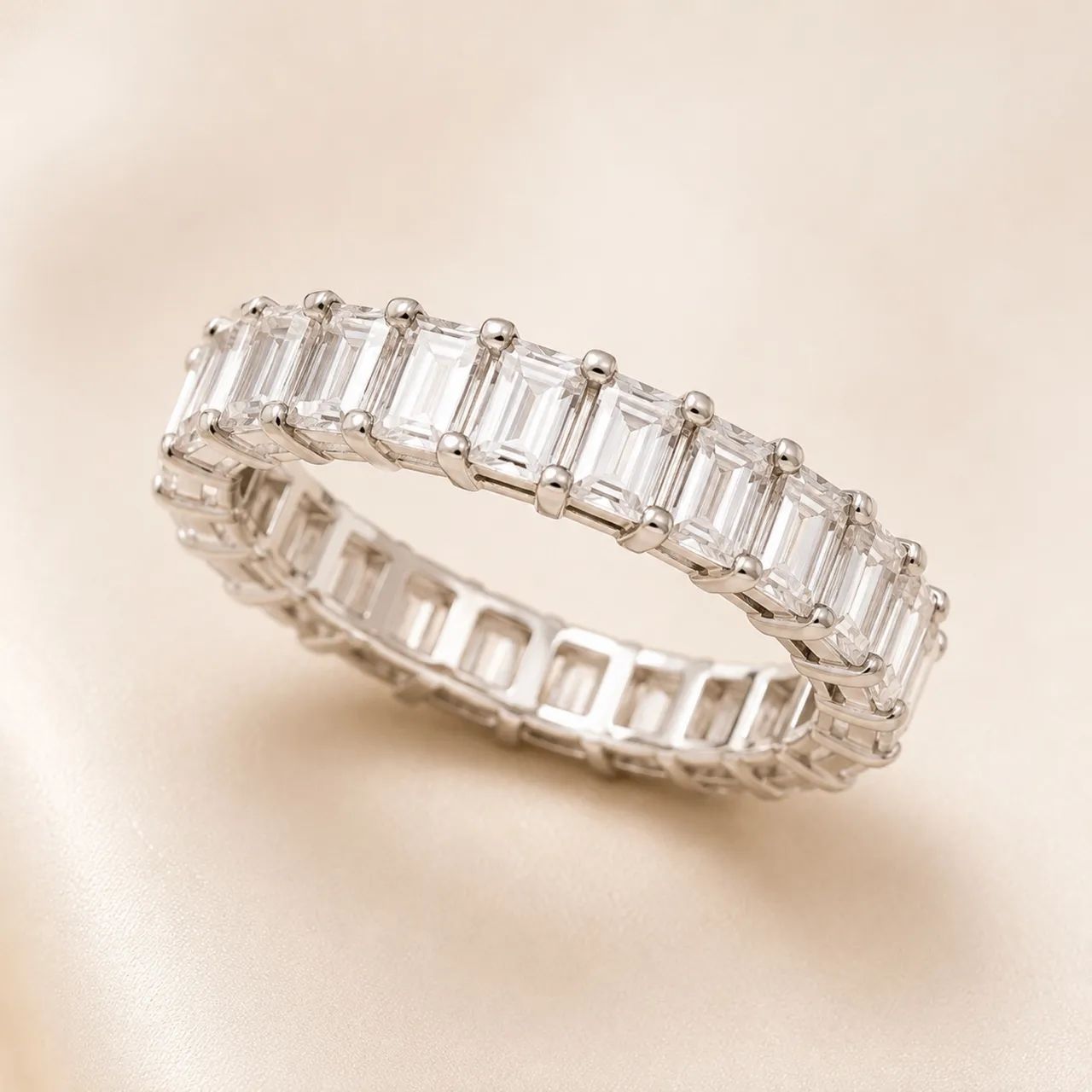 Anel Baguete Line em Ouro 18k 750