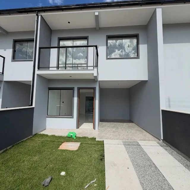 Sobrado 2 quartos com suíte em Forquilhas, São José