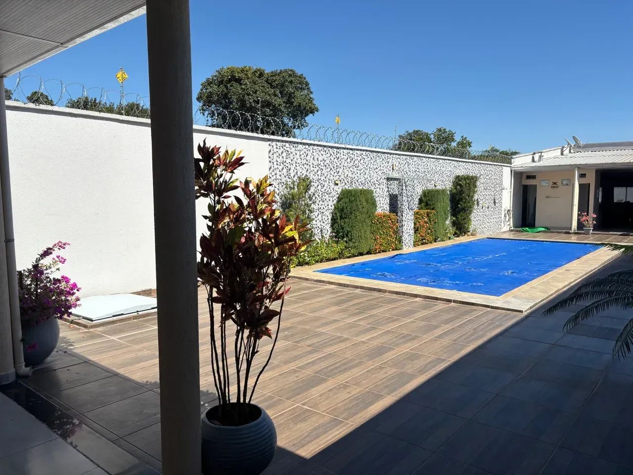 CASA EM ARUANÃ-GO / 08 SUÍTES - Lote: 720m2 - Foto 4