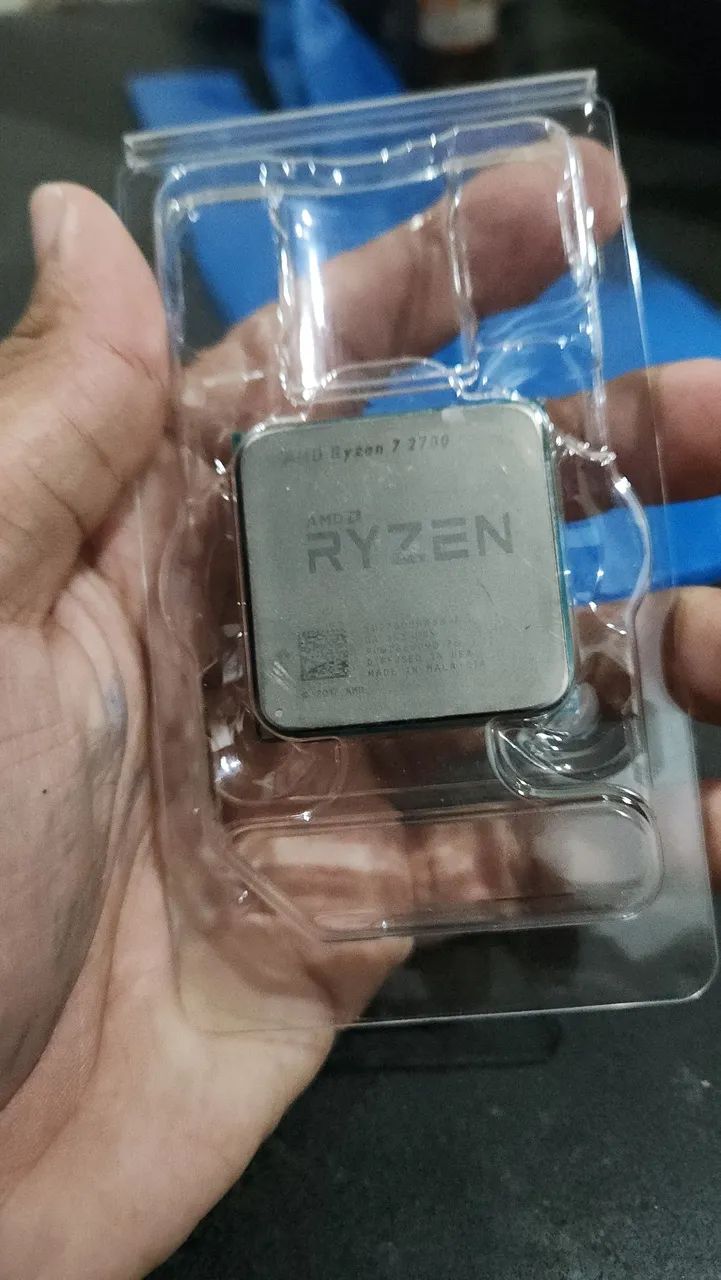 Ryzen 7 2700 (8 núcleos / 16 threads - 4.1ghz de clock boost) 