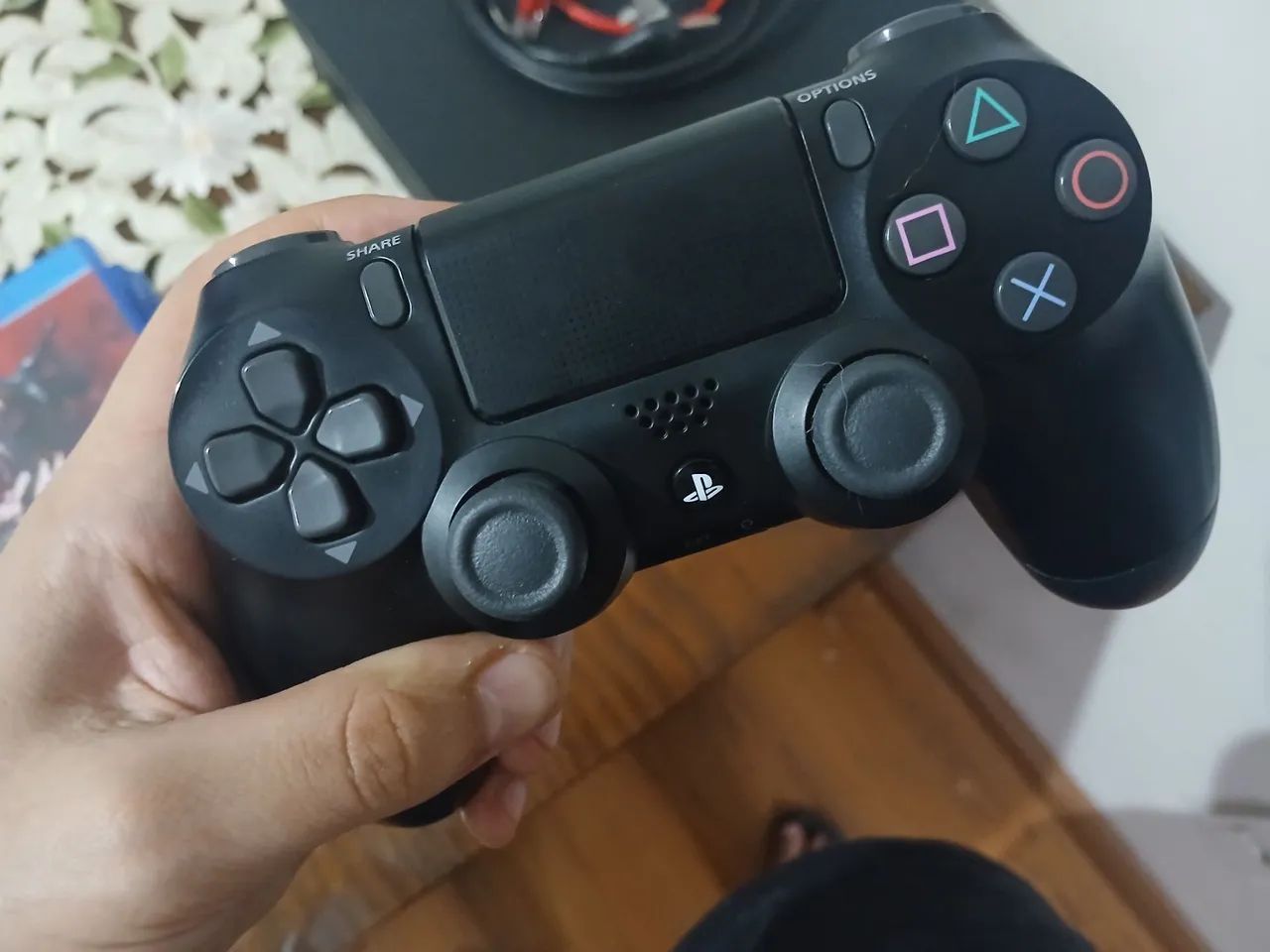 PS4 PRO COM 4 JOGOS  - Foto 3