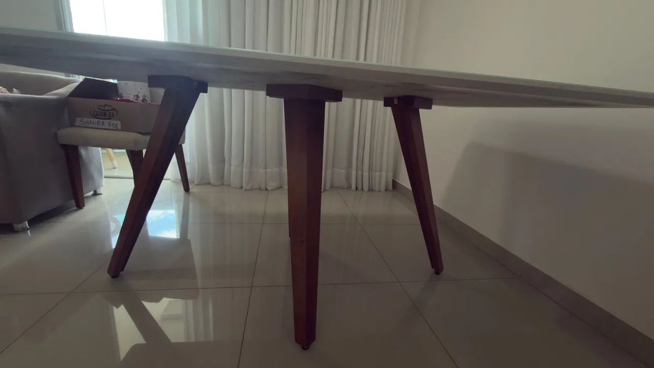 Mesa de 6 lugares madeira com tampo de vidro  - Foto 4